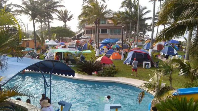 Para los de espíritu aventurero tenemos zona de acampar segura y confiable