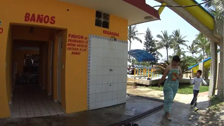 Baños y regaderas amplias y limpias